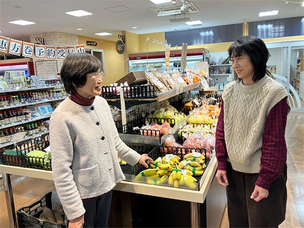 前代表のKさん(左)現代表のTさん(右)
